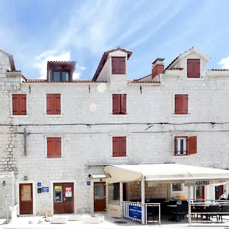 And By The Sea - 22597 Guest house